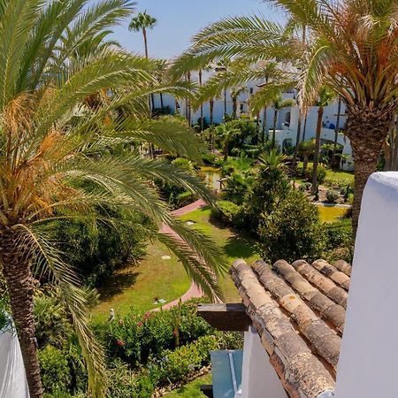 Appartamento Luxurious penthouse in Ventura del Mar, Puerto Banus. Marbella Esterno foto