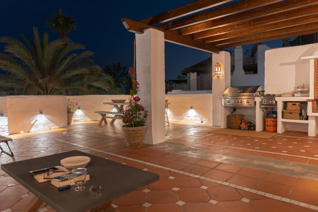 Appartamento Luxurious penthouse in Ventura del Mar, Puerto Banus. Marbella Esterno foto