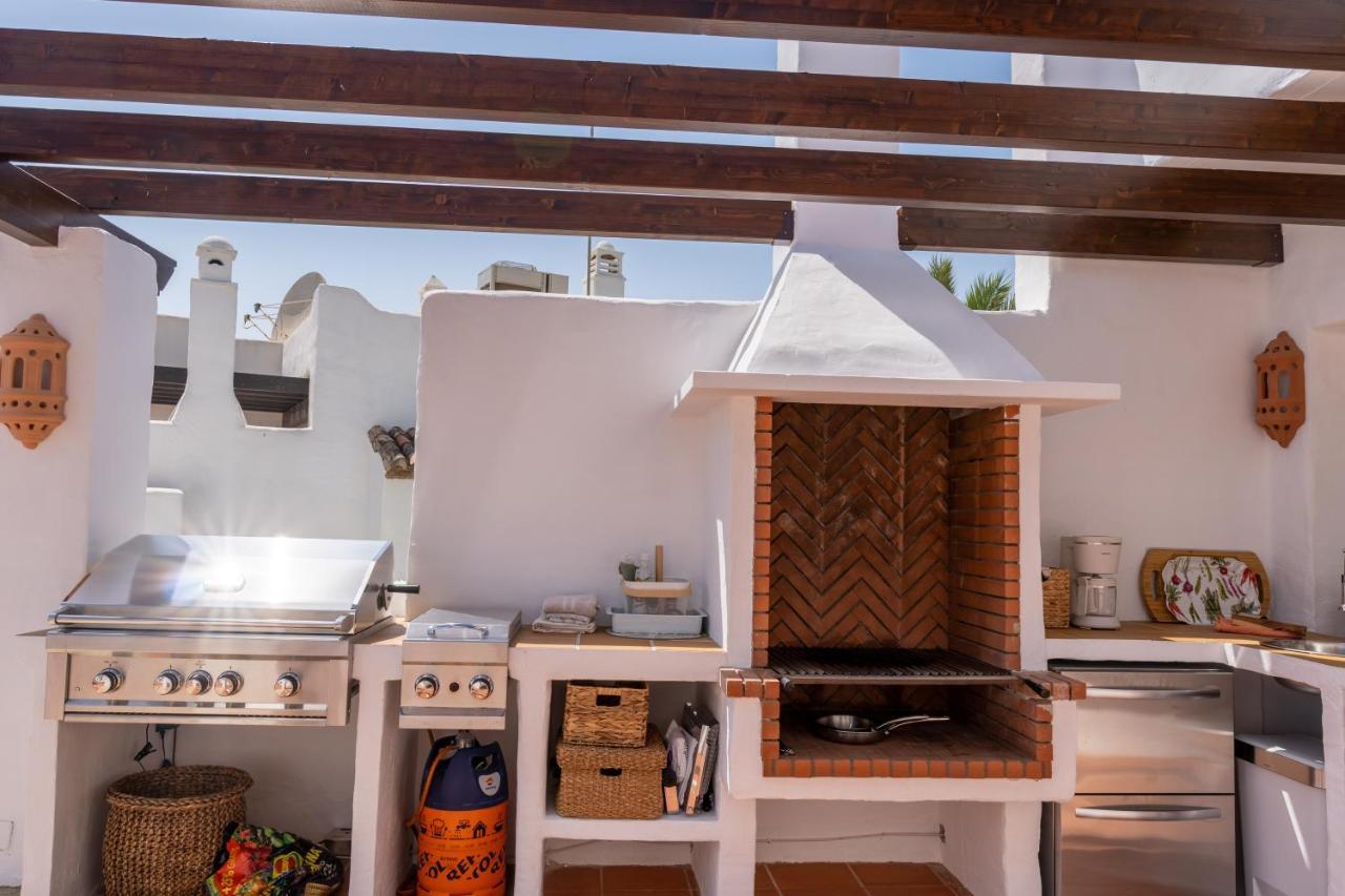 Appartamento Luxurious penthouse in Ventura del Mar, Puerto Banus. Marbella Esterno foto
