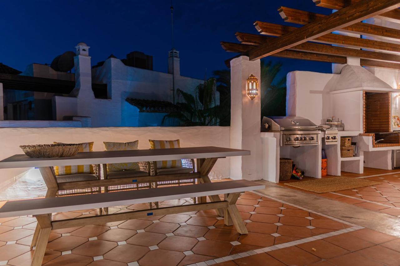 Appartamento Luxurious penthouse in Ventura del Mar, Puerto Banus. Marbella Esterno foto
