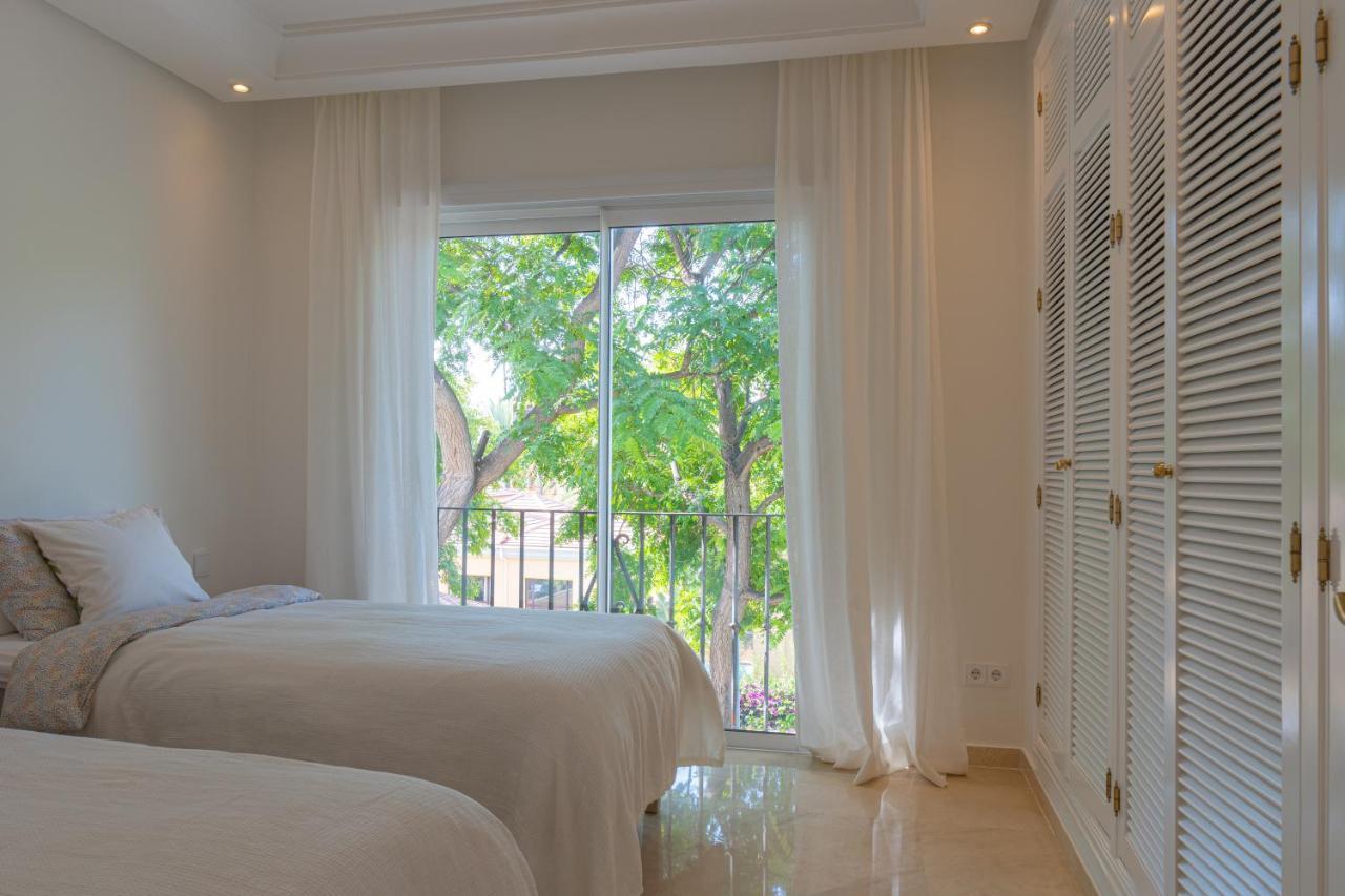 Appartamento Luxurious penthouse in Ventura del Mar, Puerto Banus. Marbella Esterno foto