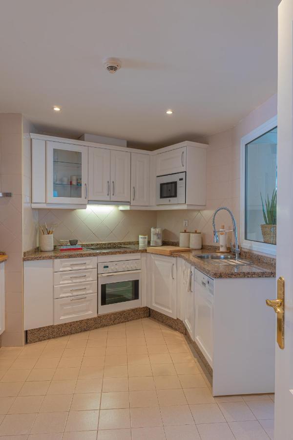 Appartamento Luxurious penthouse in Ventura del Mar, Puerto Banus. Marbella Esterno foto