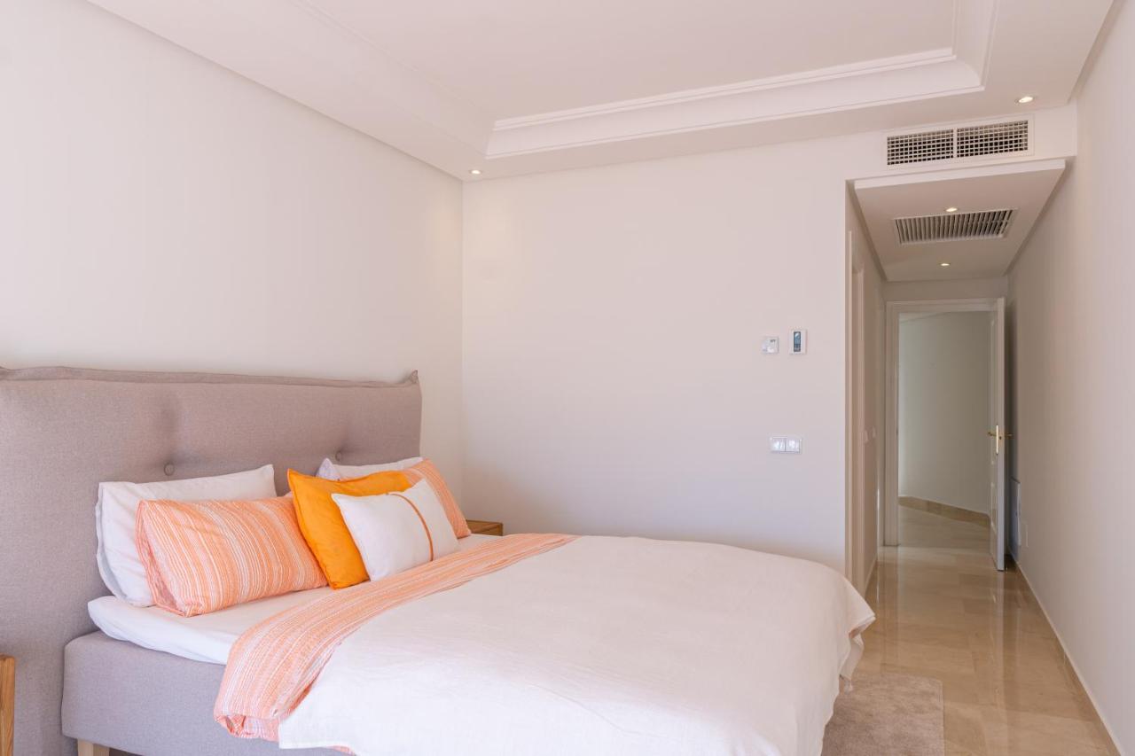 Appartamento Luxurious penthouse in Ventura del Mar, Puerto Banus. Marbella Esterno foto