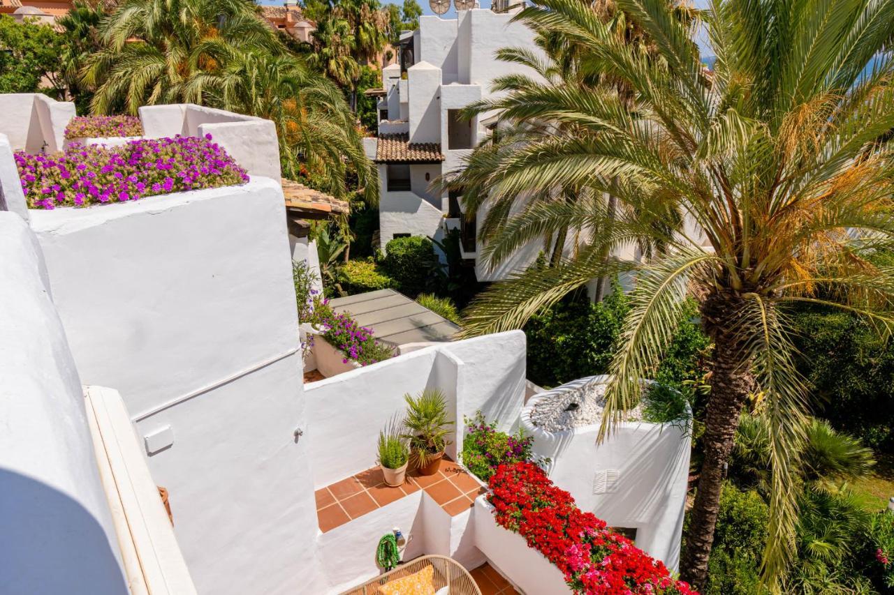 Appartamento Luxurious penthouse in Ventura del Mar, Puerto Banus. Marbella Esterno foto