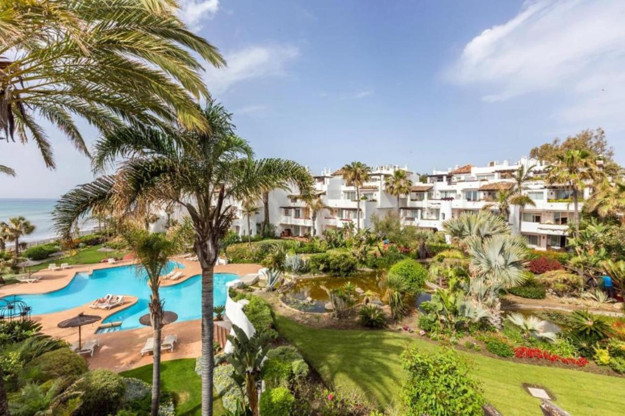 Appartamento Luxurious penthouse in Ventura del Mar, Puerto Banus. Marbella Esterno foto